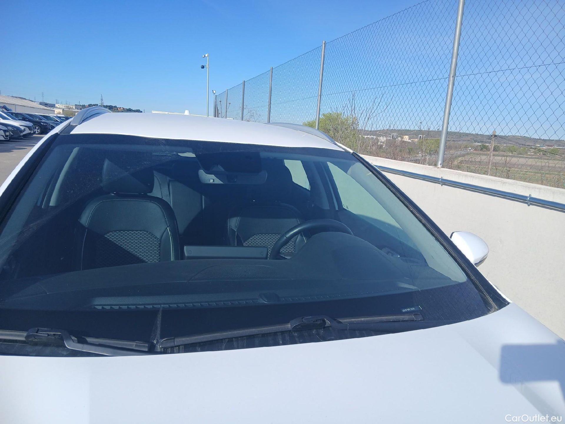  KIA  XCeed KIA  1.6 MHEV Tech 100kW (136CV) DCT #11