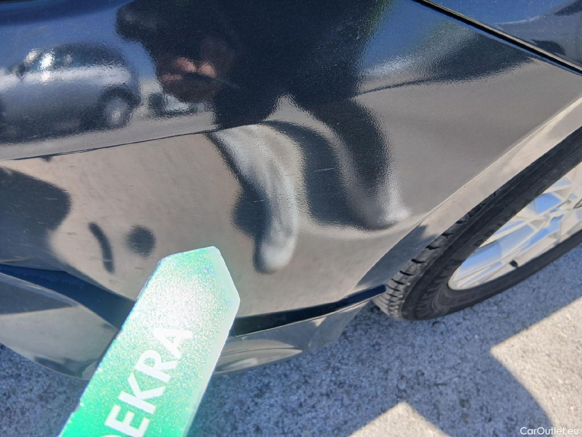  KIA  Cee'd KIA Ceed / 2021 / 5P / berlina con portón 1.0 T-GDi 88kW (120CV) Drive #4