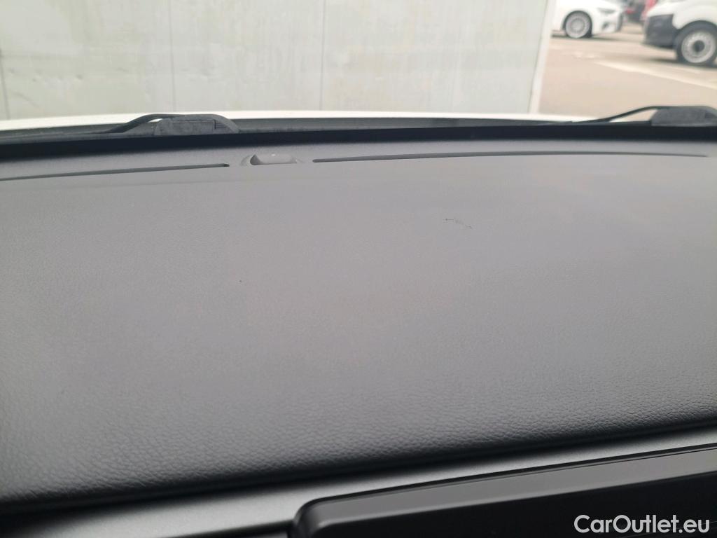  KIA  Rio KIA  / 2020 / 5P / berlina con portón 1.2 DPi 62kW (84CV) Concept #17