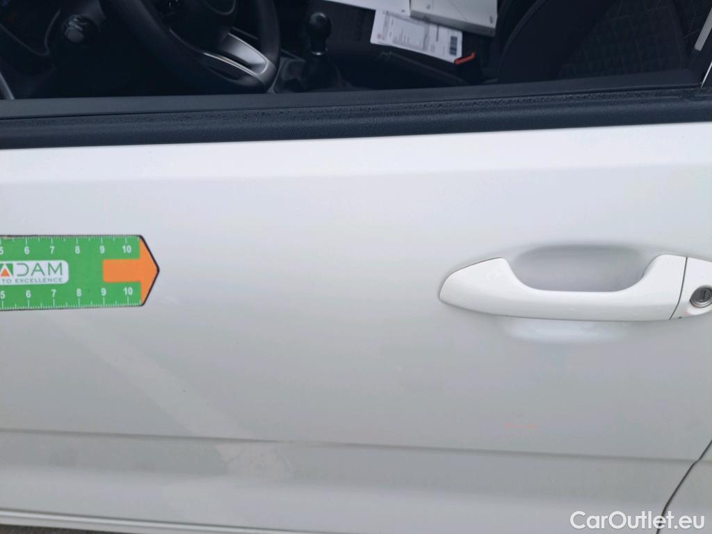  KIA  Rio KIA  / 2020 / 5P / berlina con portón 1.2 DPi 62kW (84CV) Concept #15