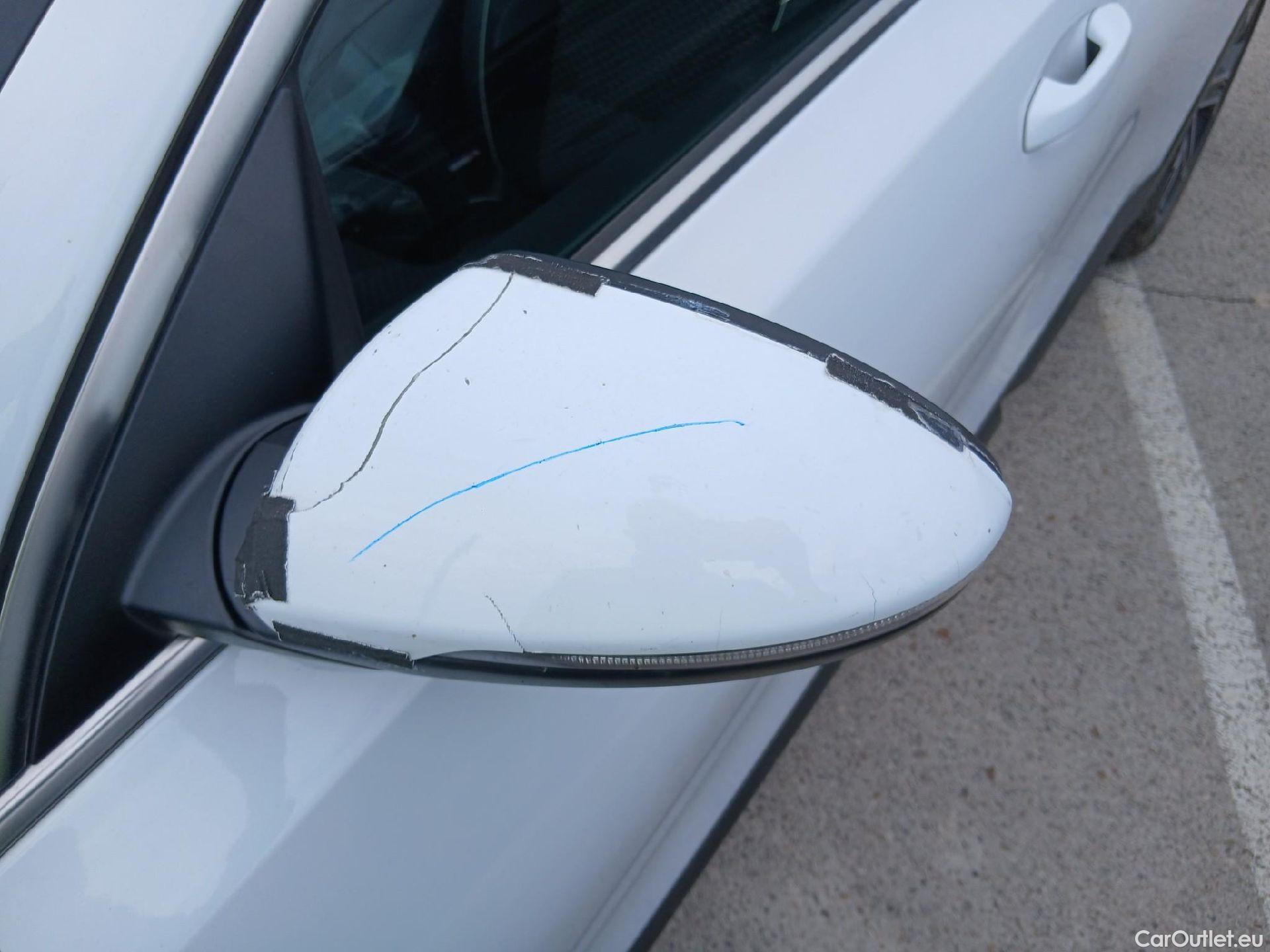  KIA  XCeed KIA  1.5 MHEV iMT Tech 118kW (160CV) #10