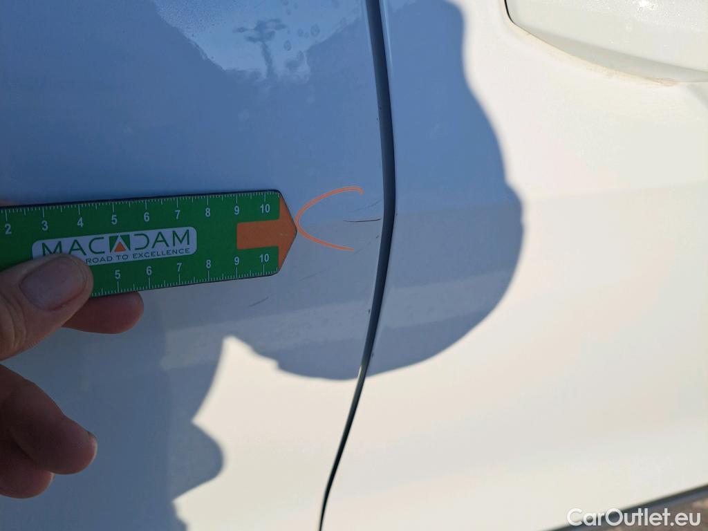  KIA  Sportage KIA  / 2022 / 5P / todoterreno 1.6 T-GDi 110kW (150CV) Drive 4x2 #15