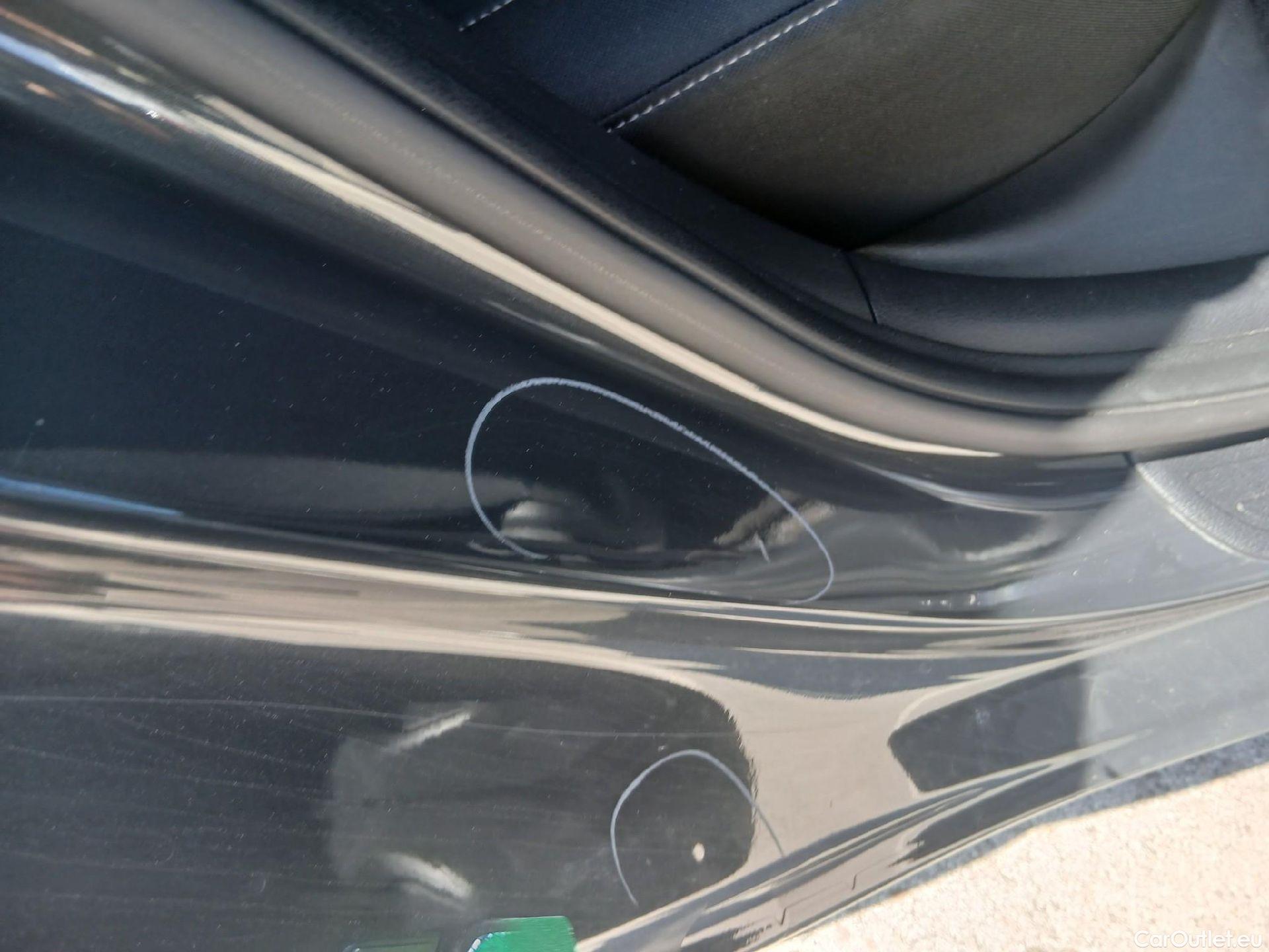  KIA  Cee'd KIA Ceed / 2021 / 5P / berlina con portón 1.0 T-GDi 88kW (120CV) Drive #30