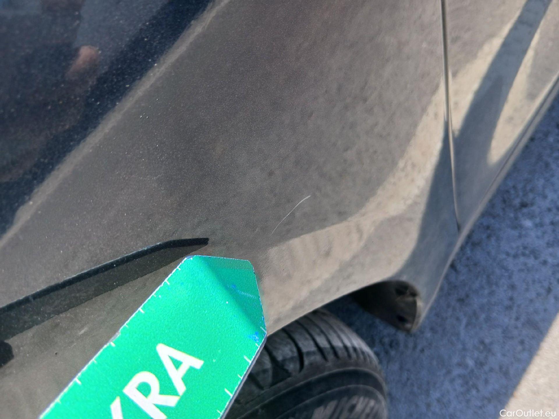  KIA  Cee'd KIA Ceed / 2021 / 5P / berlina con portón 1.0 T-GDi 88kW (120CV) Drive #8