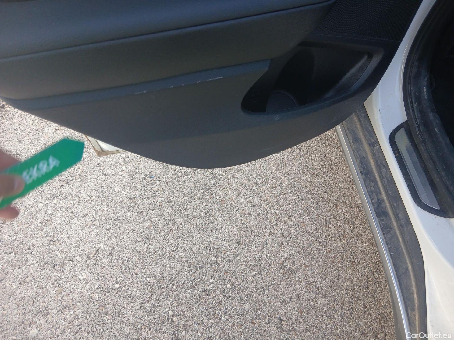  KIA  XCeed KIA  1.6 MHEV Tech 100kW (136CV) DCT #8