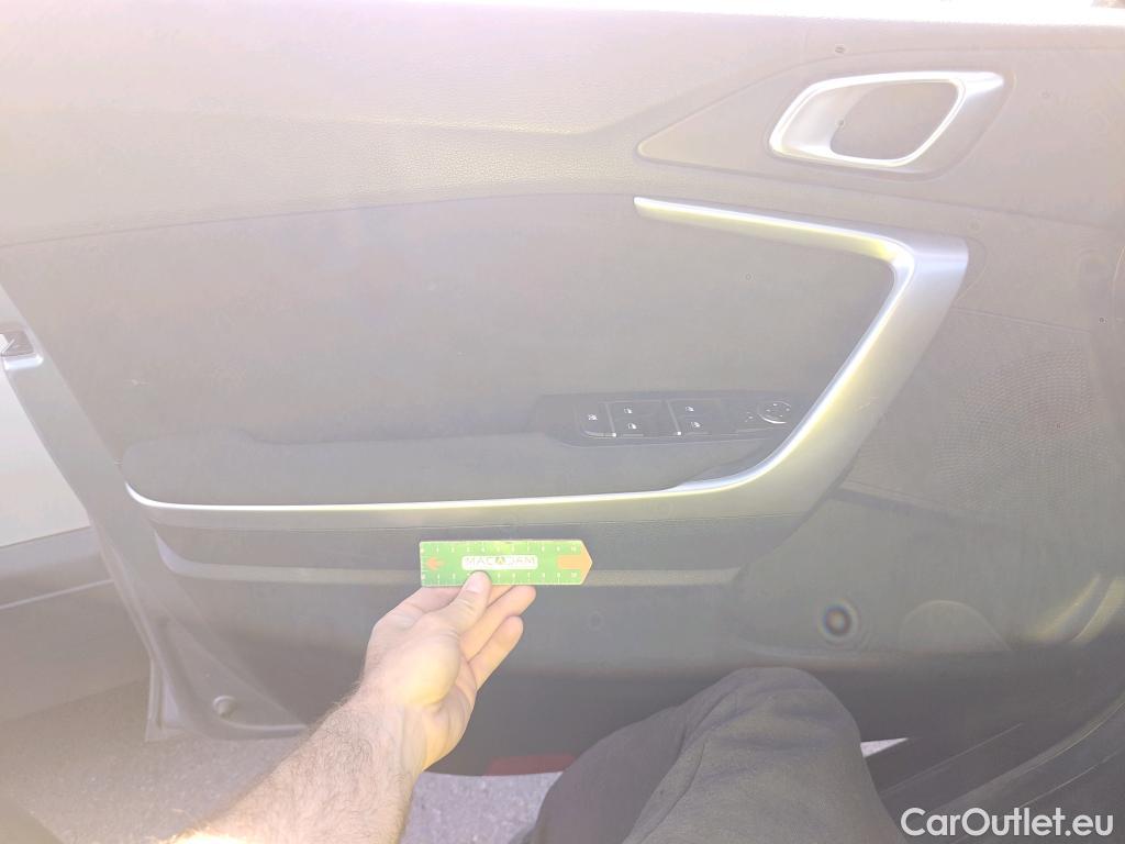  KIA  XCeed KIA  1.0 T-GDi Drive 88kW (120CV) #27