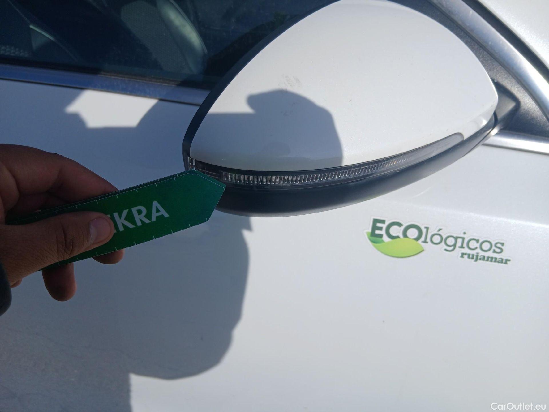  KIA  XCeed KIA  1.6 MHEV Tech 100kW (136CV) DCT #17