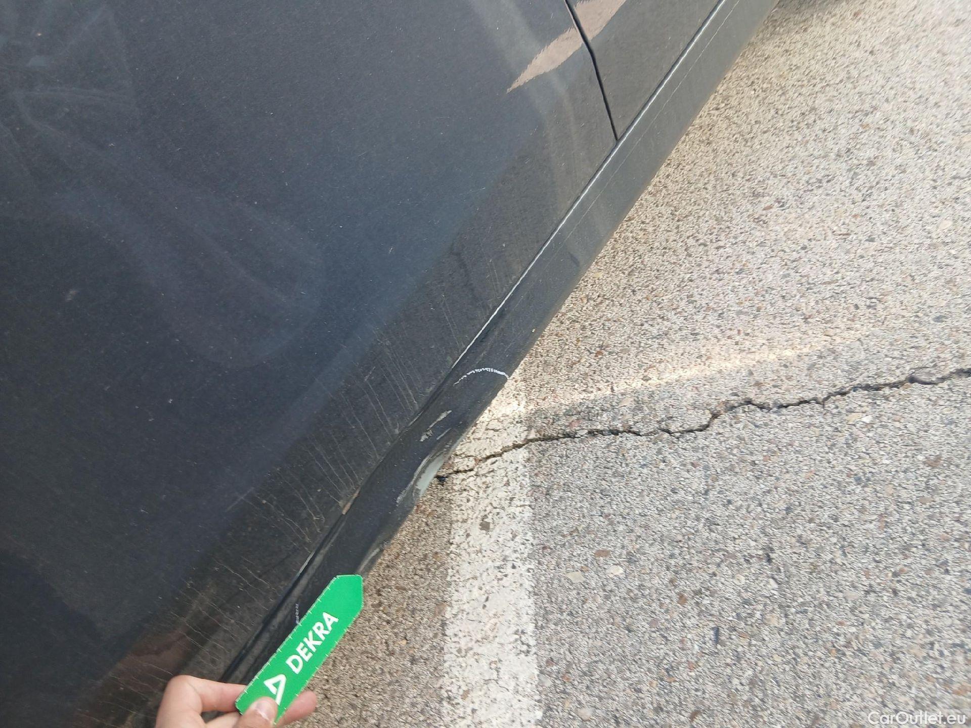  KIA  Cee'd KIA Ceed / 2021 / 5P / berlina con portón 1.5 MHEV 118kW (160CV) Tech DCT #7