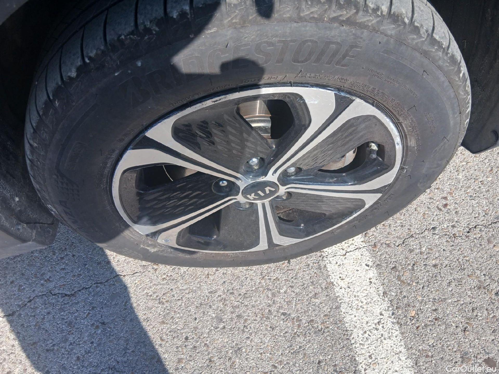  KIA  XCeed KIA   1.6 GDi PHEV 104kW (141CV) eDrive (AC) #11