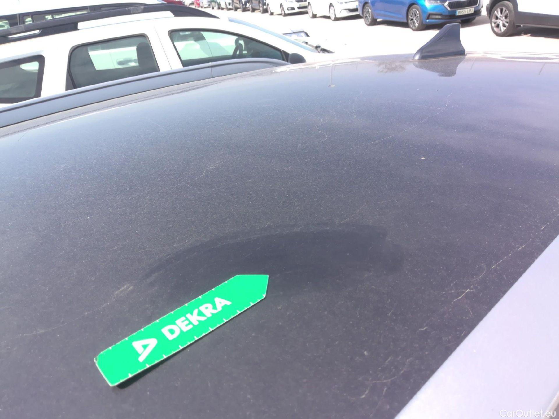  KIA  Niro KIA  / 2019 / 5P / crossover 1.6 GDi HEV 104kW (141CV) Drive #10