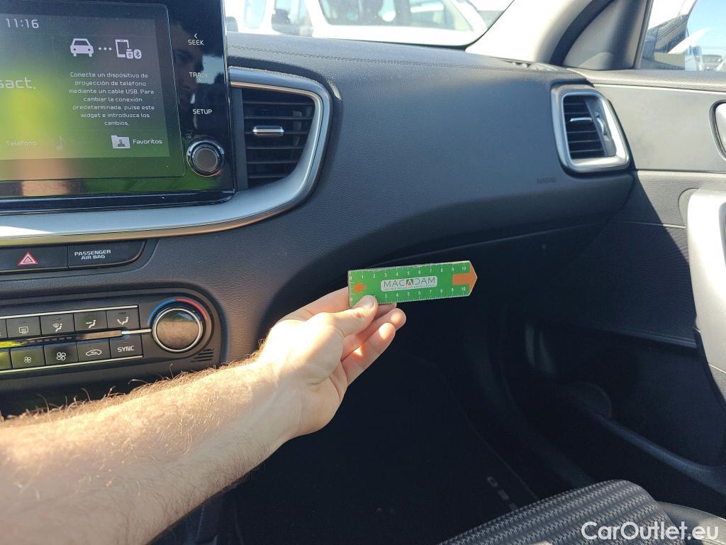  KIA  XCeed KIA  1.0 T-GDi Drive 88kW (120CV) #30