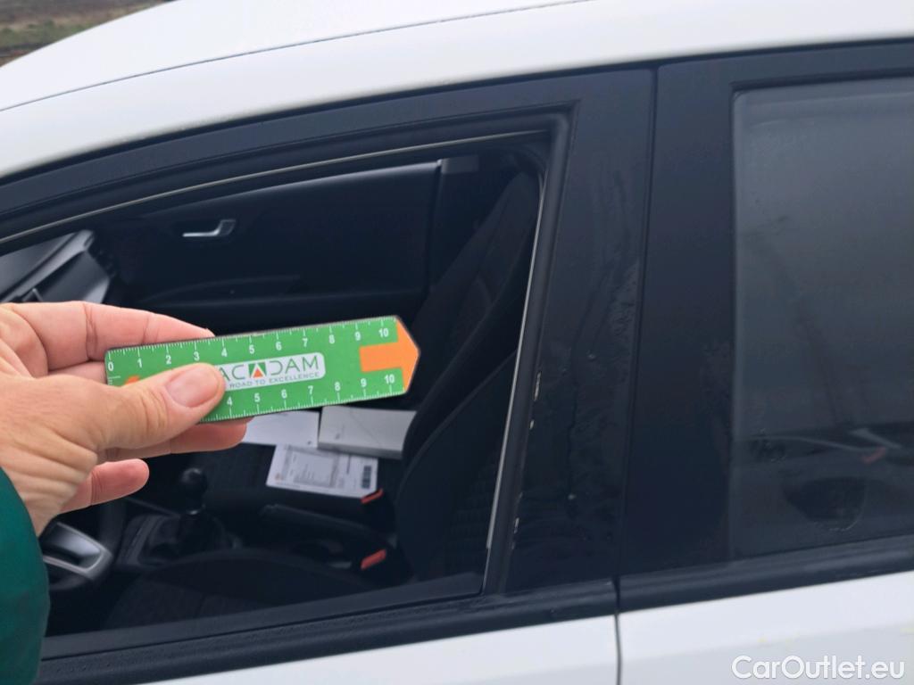  KIA  Rio KIA  / 2020 / 5P / berlina con portón 1.2 DPi 62kW (84CV) Concept #13