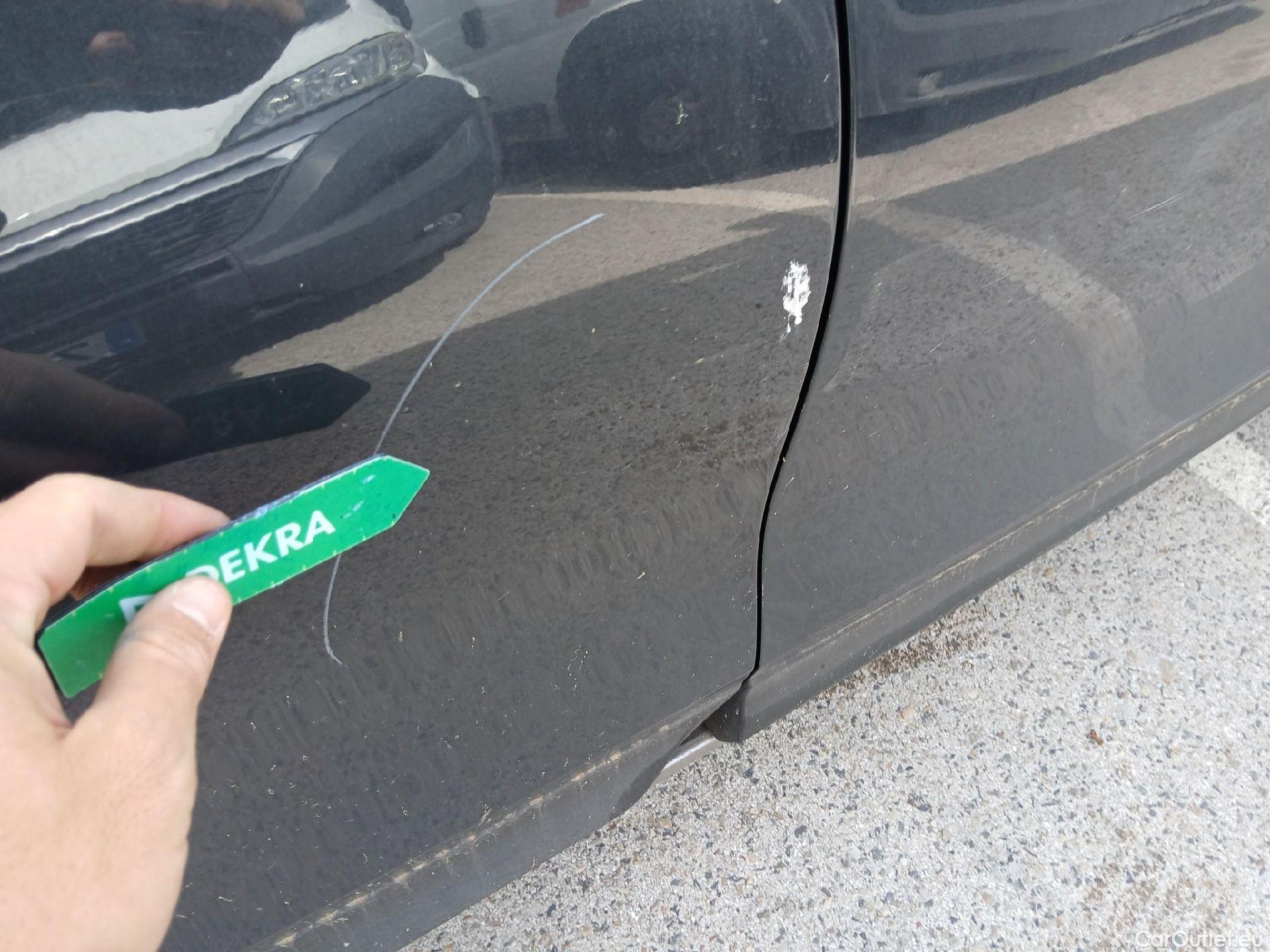  KIA  XCeed KIA  1.0 T-GDi Drive 74kW (100CV) #18