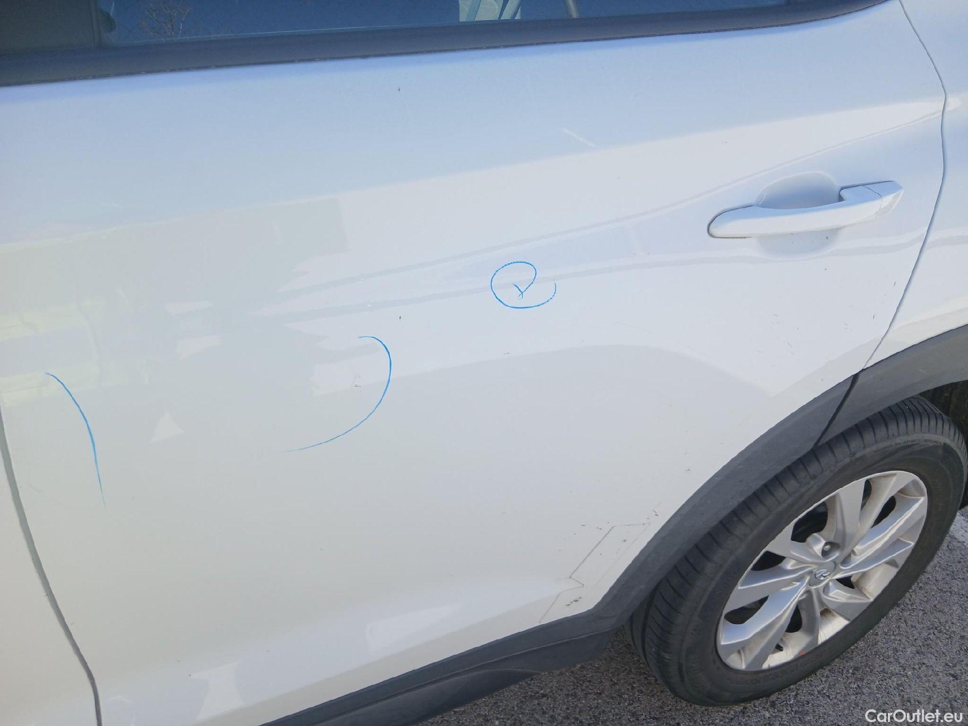  Hyundai  Tucson HYUNDAI  / 2018 / 5P / todoterreno 1.6 CRDI 85kW (116CV) 48V SLE 4X2(SP)(SL) #20