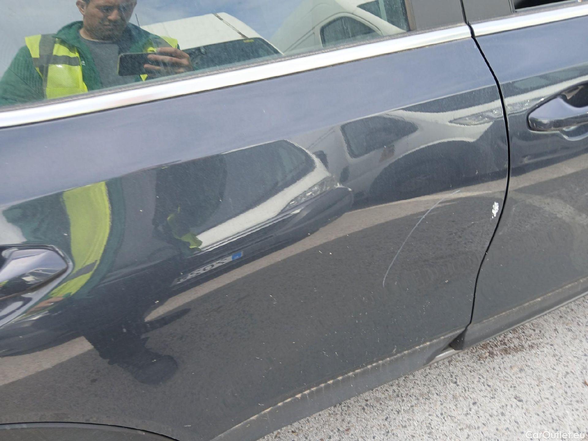  KIA  XCeed KIA  1.0 T-GDi Drive 74kW (100CV) #17