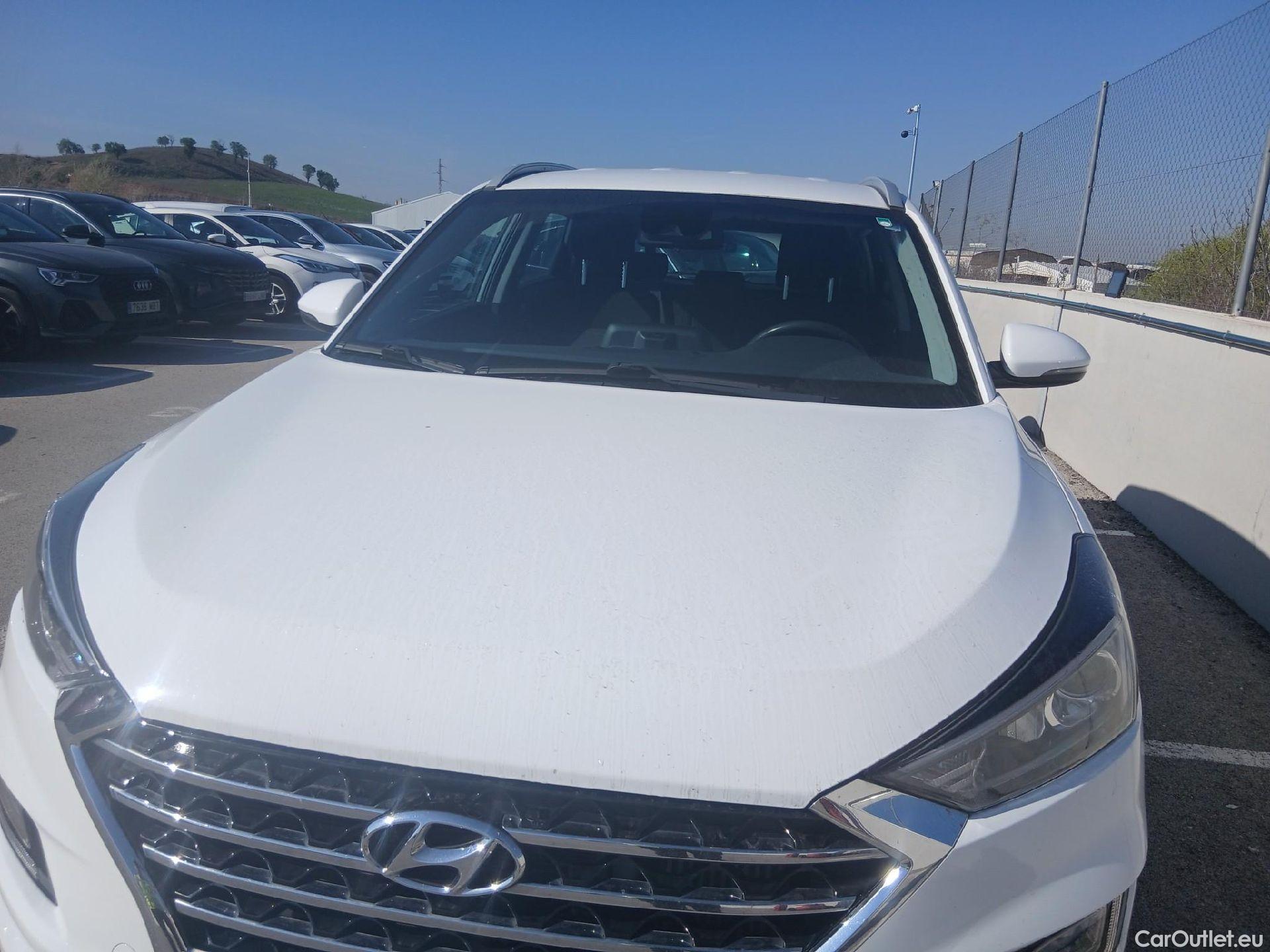  Hyundai  Tucson HYUNDAI  / 2018 / 5P / todoterreno 1.6 CRDI 85kW (116CV) 48V SLE 4X2(SP)(SL) #13