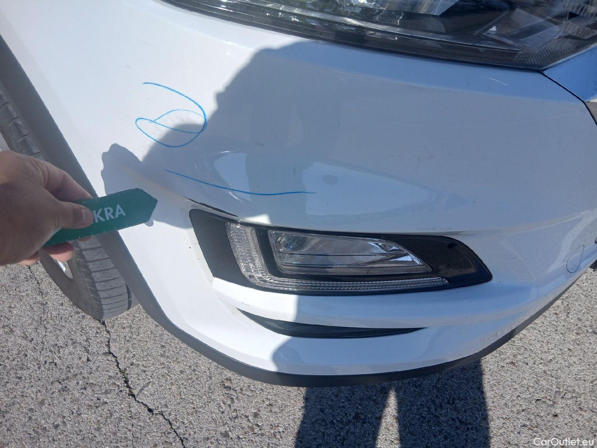  Hyundai  Tucson HYUNDAI  / 2018 / 5P / todoterreno 1.6 CRDI 85kW (116CV) 48V SLE 4X2(SP)(SL) #11