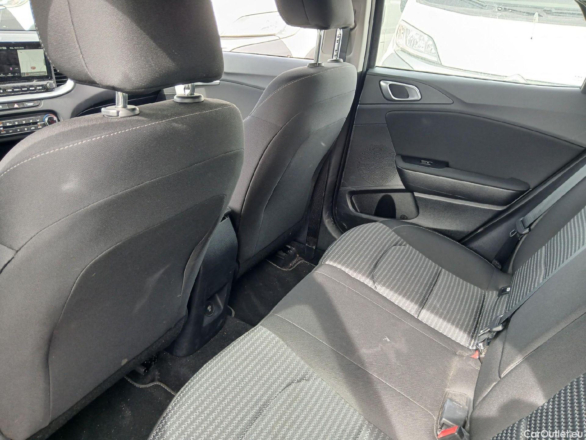  KIA  XCeed KIA  1.0 T-GDi Drive 74kW (100CV) #2