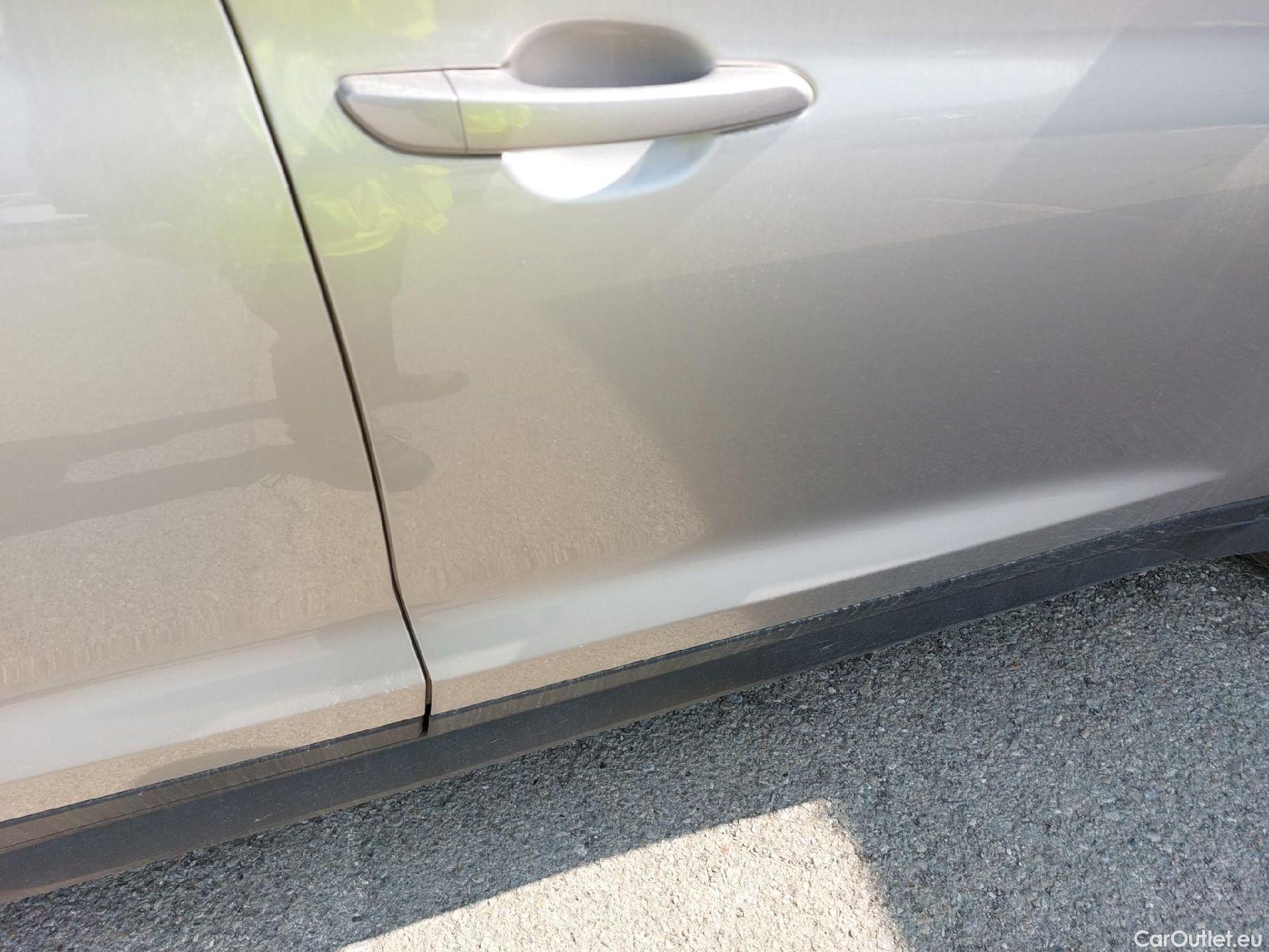  Hyundai  Tucson HYUNDAI  / 2018 / 5P / todoterreno 1.6 CRDI 85kW (116CV) 48V SLE 4X2(SP)(SL) #4