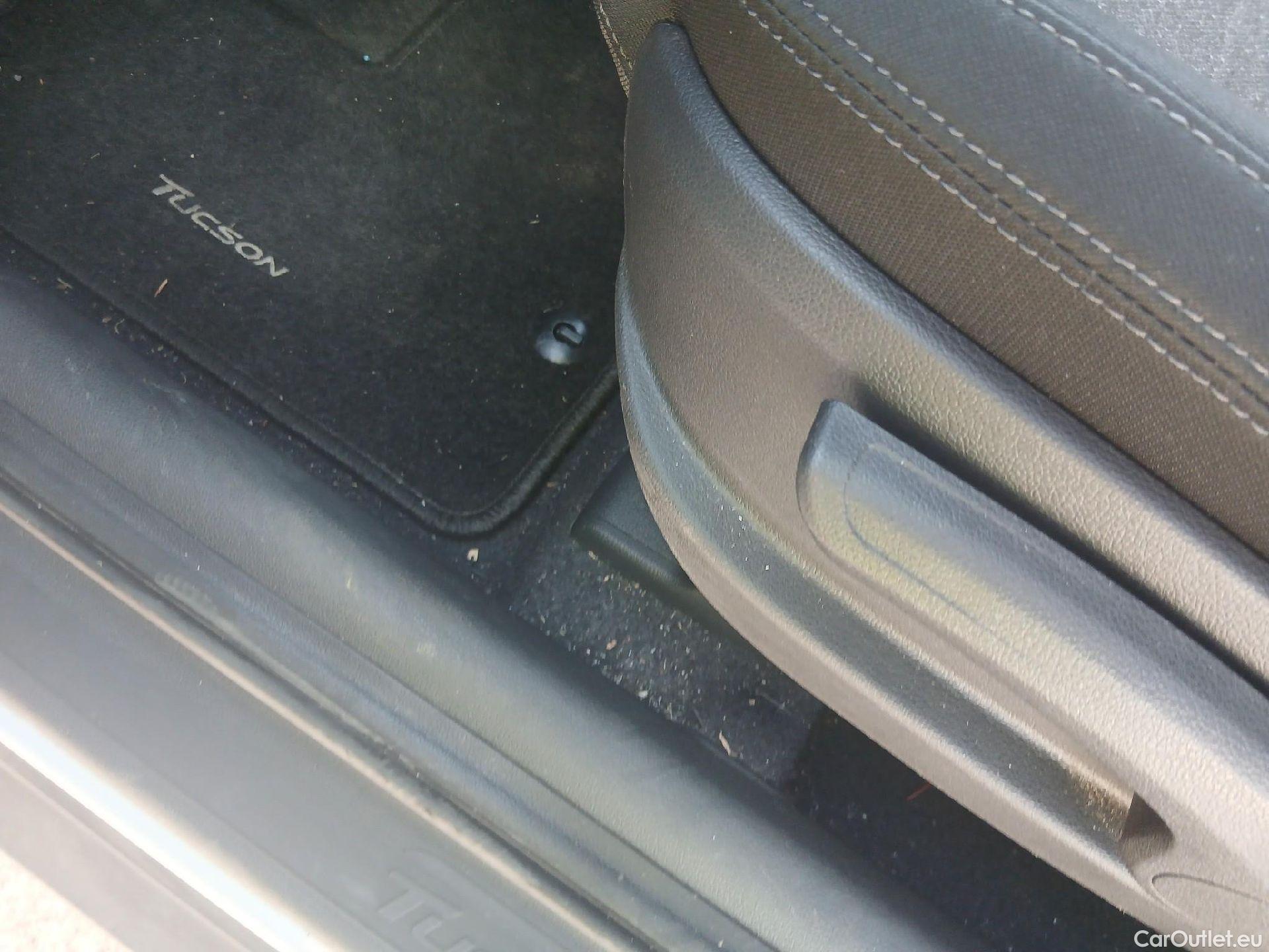  Hyundai  Tucson HYUNDAI  / 2018 / 5P / todoterreno 1.6 CRDI 85kW (116CV) 48V SLE 4X2(SP)(SL) #6