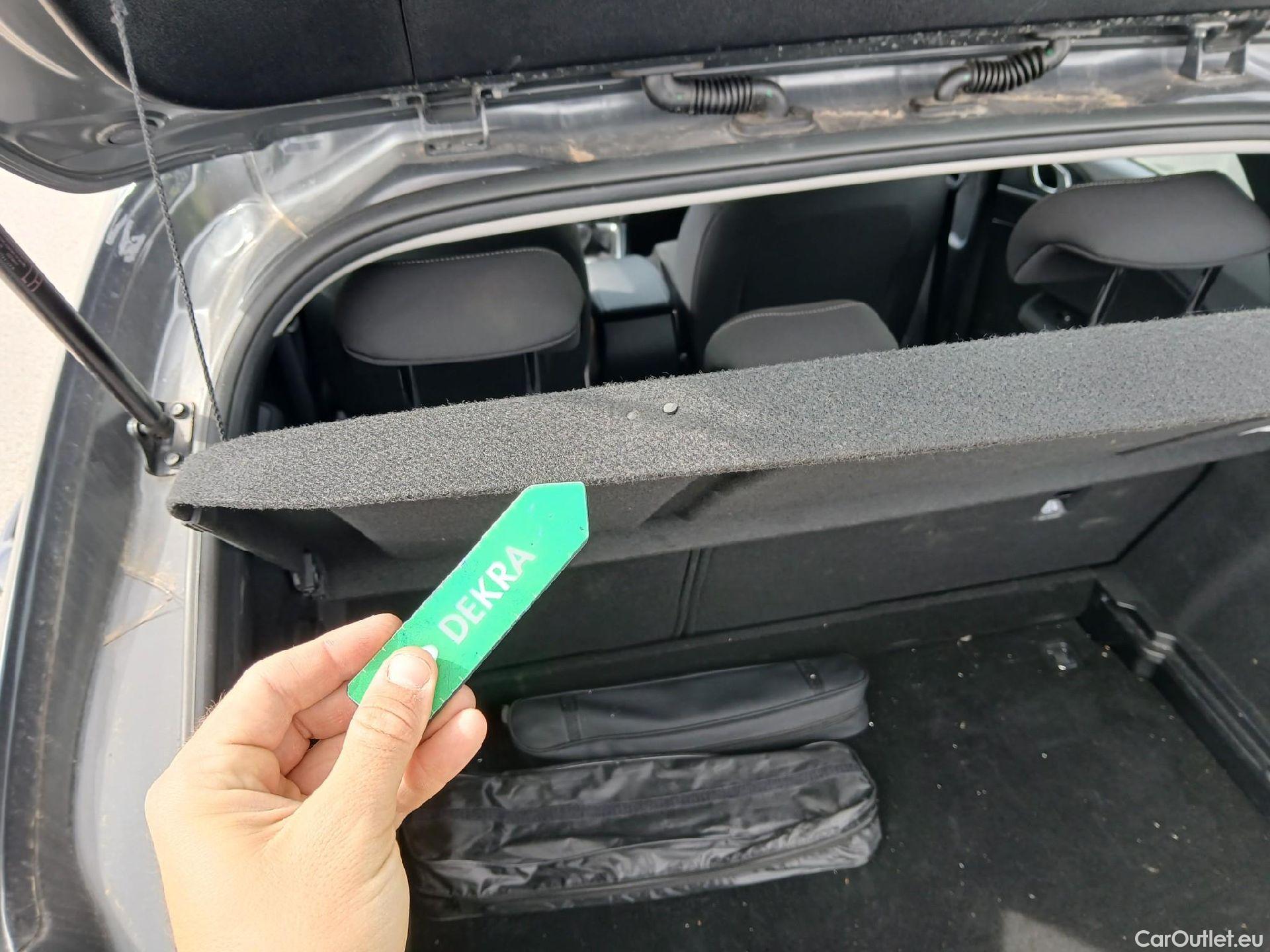  KIA  XCeed KIA  1.0 T-GDi Drive 74kW (100CV) #4