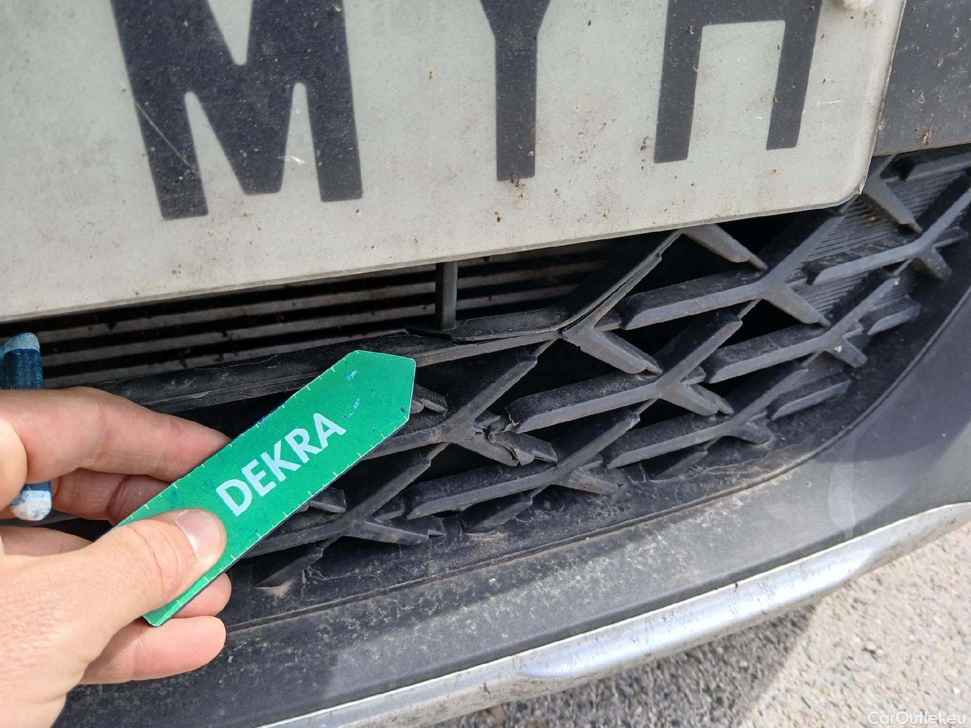  KIA  XCeed KIA  1.0 T-GDi Drive 74kW (100CV) #7