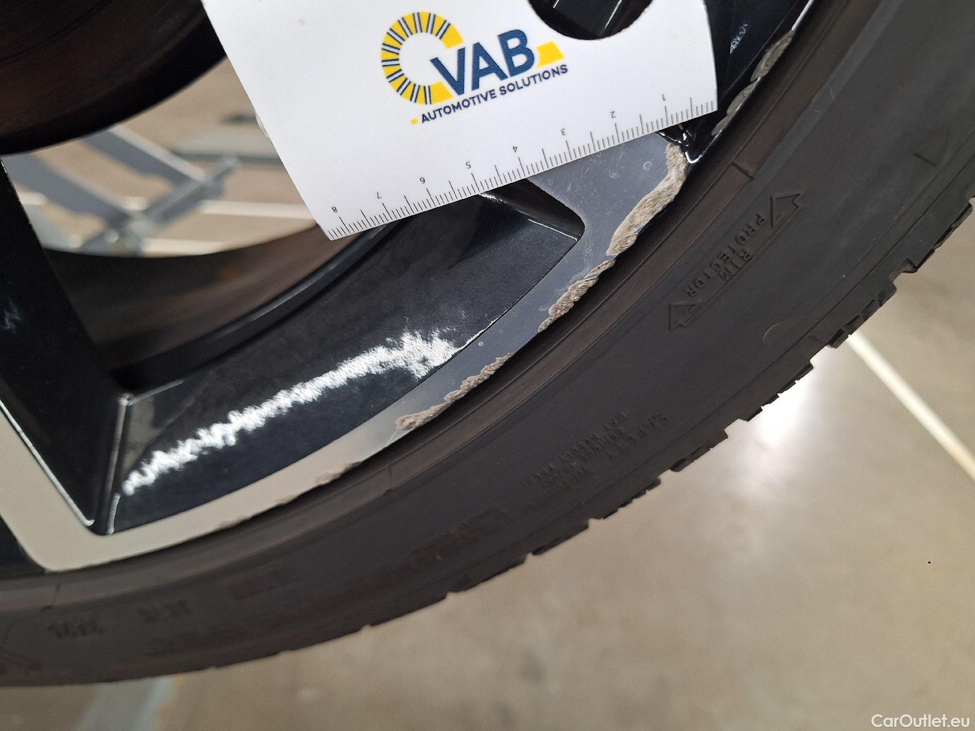  Volvo  XC 40 Volvo, XC40 '17 PHEV, Volvo XC40 T4 Recharge Geartronic R-Design 5d #35