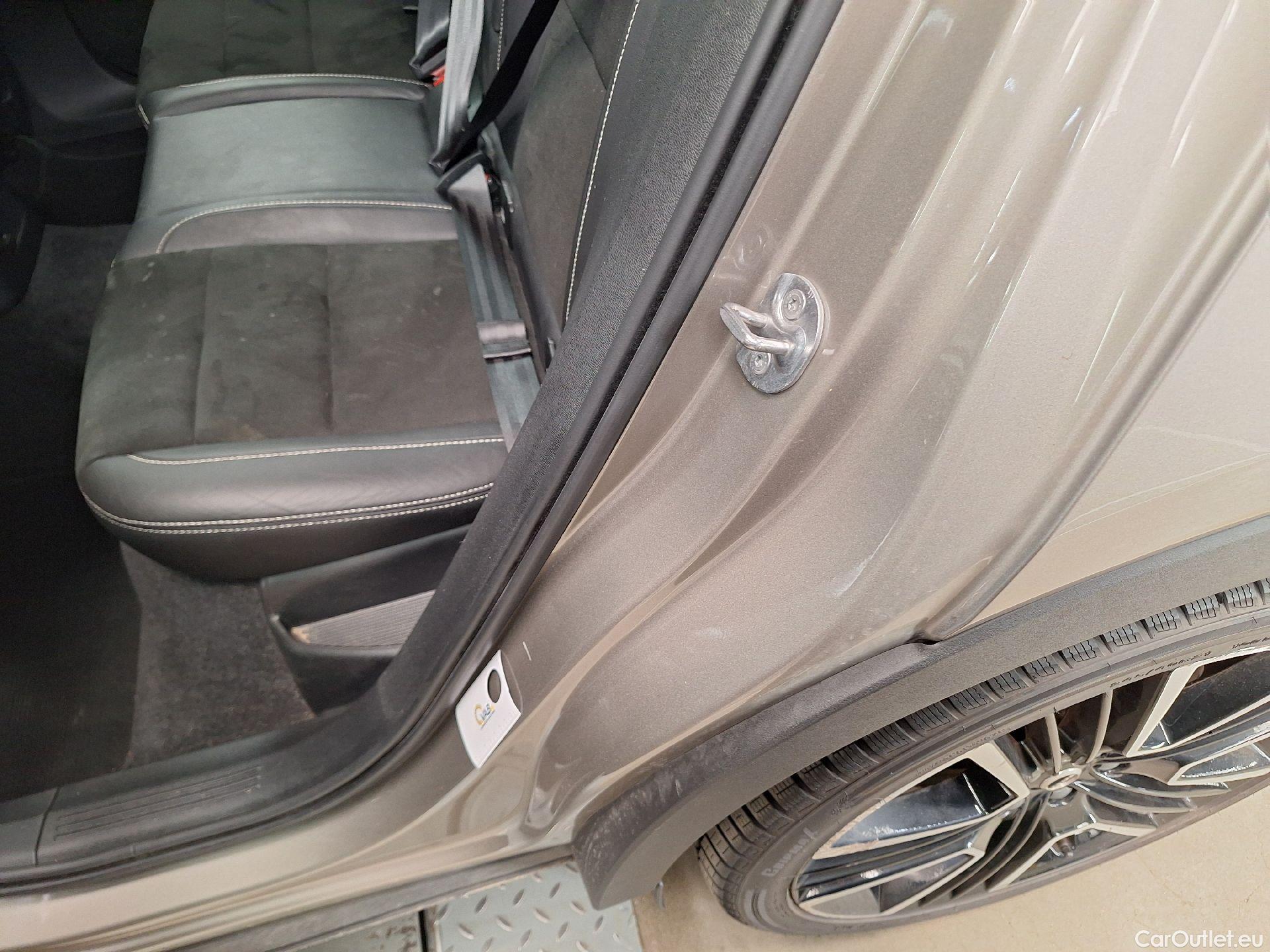  Volvo  XC 40 Volvo, XC40 '17 PHEV, Volvo XC40 T4 Recharge Geartronic R-Design 5d #8