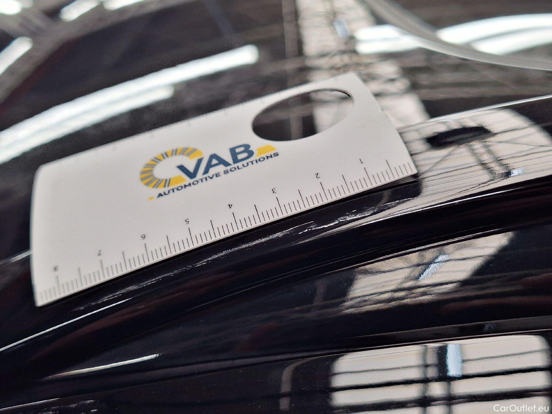  Volvo  XC 40 Volvo, XC40 '17 PHEV, Volvo XC40 T4 Recharge Geartronic R-Design 5d #4