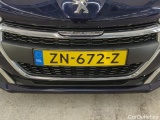  Peugeot  208 Peugeot  Signature 1.2 PureTech 82 5d #5