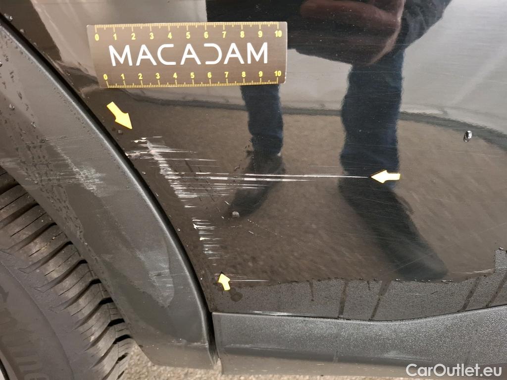  Citroen  C4 CITROEN  X / 2022 / 4P / Berline PureTech 130 S&S EAT8 Shine #2