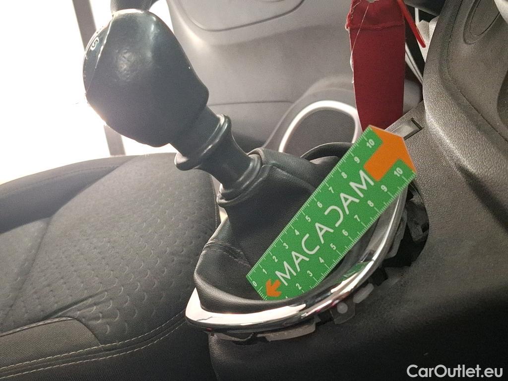  Opel  Vivaro  B Fourgon/Combi Combi L2H1 2 9t 1.6 turbo 125CV BVM6 9 Sieges E6 #64