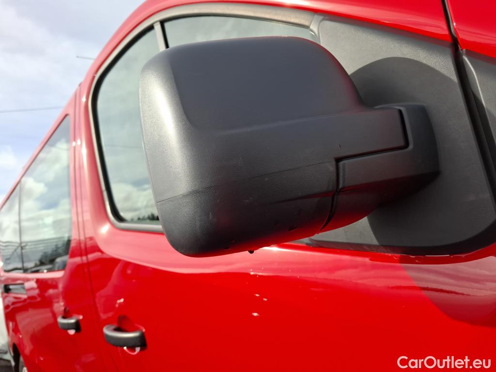  Opel  Vivaro  B Fourgon/Combi Combi L2H1 2 9t 1.6 turbo 125CV BVM6 9 Sieges E6 #96