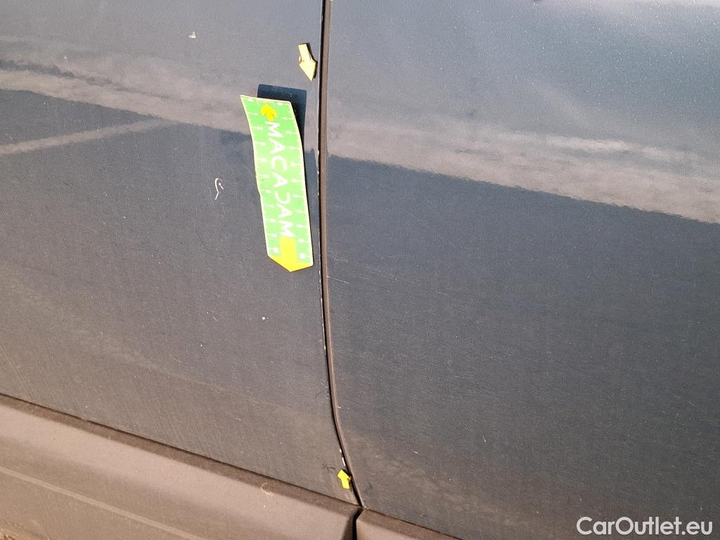  Peugeot  3008  Active Pack 1.5 HDi 130CV BVA8 E6d #10