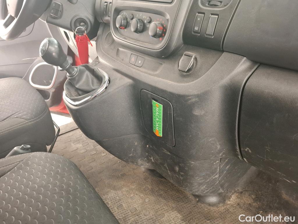  Opel  Vivaro  B Fourgon/Combi Combi L2H1 2 9t 1.6 turbo 125CV BVM6 9 Sieges E6 #33