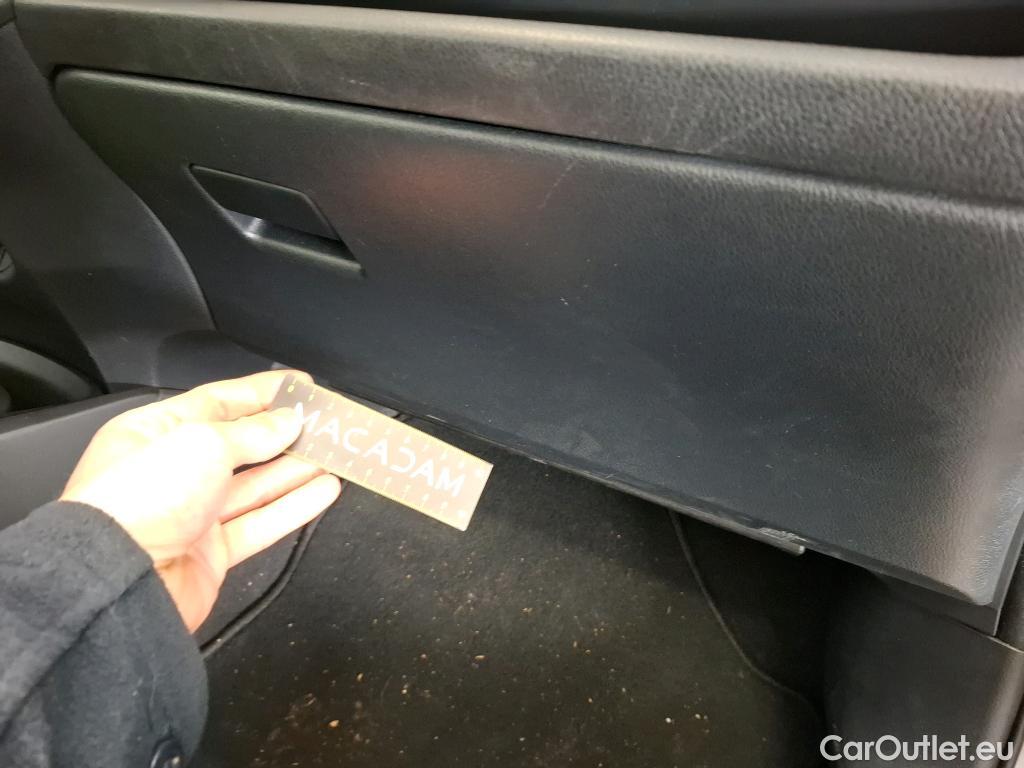  Toyota  Yaris  Hybride 5p Berline 1.5 VVT-I HYBRID France Business / TRANSFO VP/VF #40