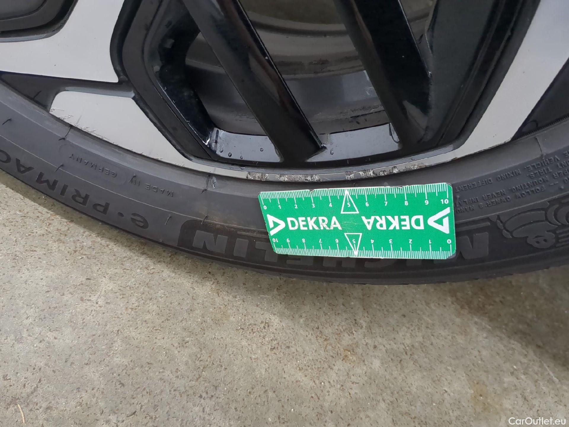  Citroen  C4 CITROEN  X / 2022 / 4P / Berline PureTech 130 SS EAT8 Shine / VO RECONDITIONNE - PHOTOS AVANT RECONDITIONNEMENT #1