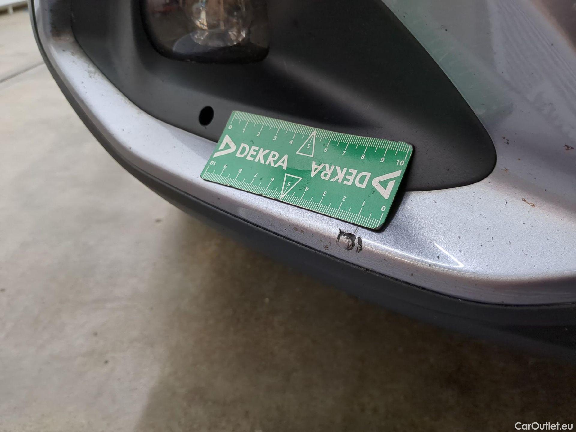  Citroen  C4 CITROEN  X / 2022 / 4P / Berline PureTech 130 SS EAT8 Shine / VO RECONDITIONNE - PHOTOS AVANT RECONDITIONNEMENT #5