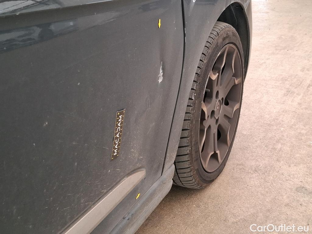  Citroen  DS3 CITROEN  3p Berline Sport Chic THP 150 #2