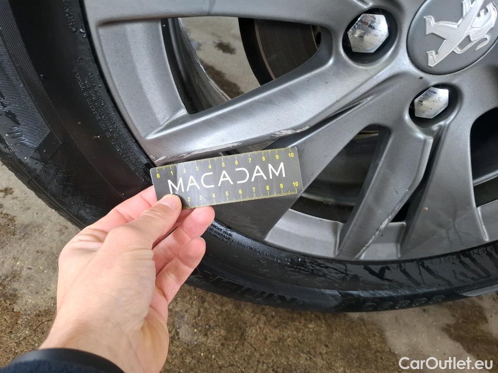  Peugeot  2008  Active Pack 1.2 PureTech 130CV BVA8 E6d #3