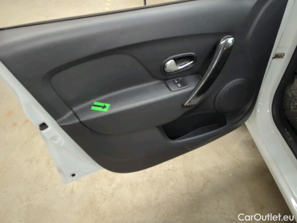  Dacia  Logan 0.9 TCe 90CP Laureate_Groupama #41