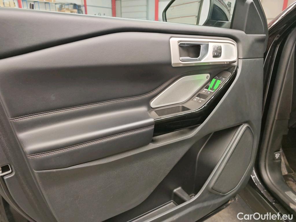  Ford  Explorer 3.0L PHEV Platinum #19