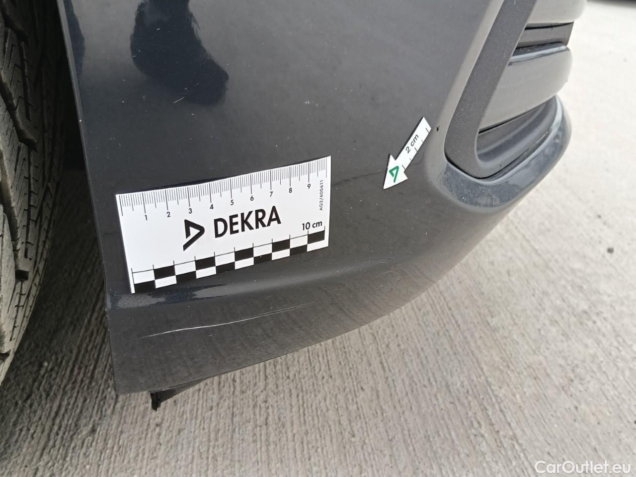  Volkswagen  Golf  Life 1.0 TSI #4