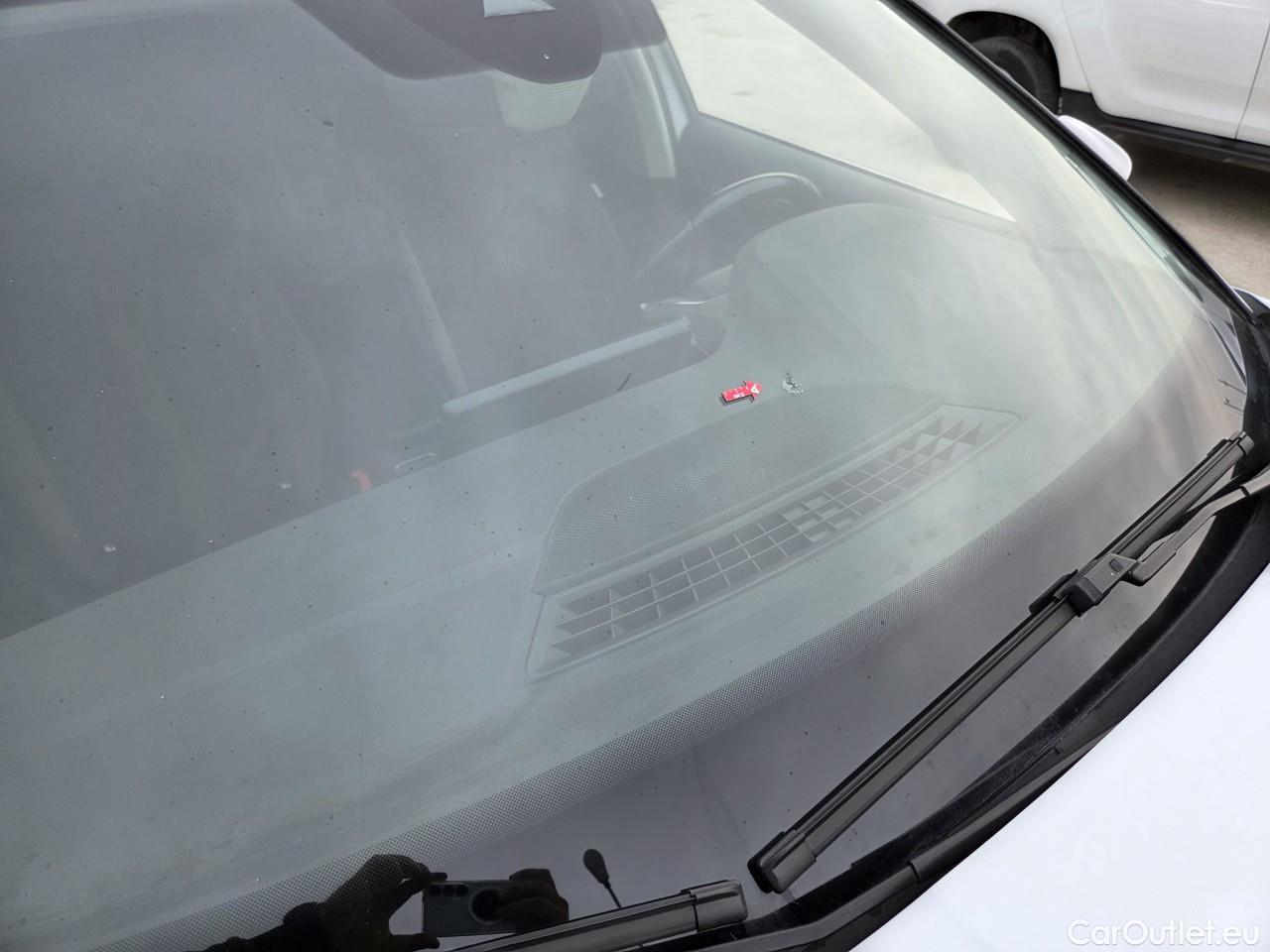  Skoda  Octavia 2.0 TDI 200CP Scout Combi DSG 4x4 #24