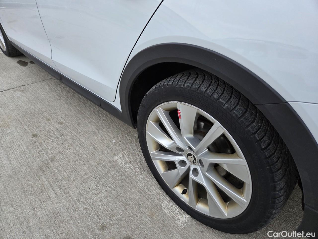  Skoda  Octavia 2.0 TDI 200CP Scout Combi DSG 4x4 #44