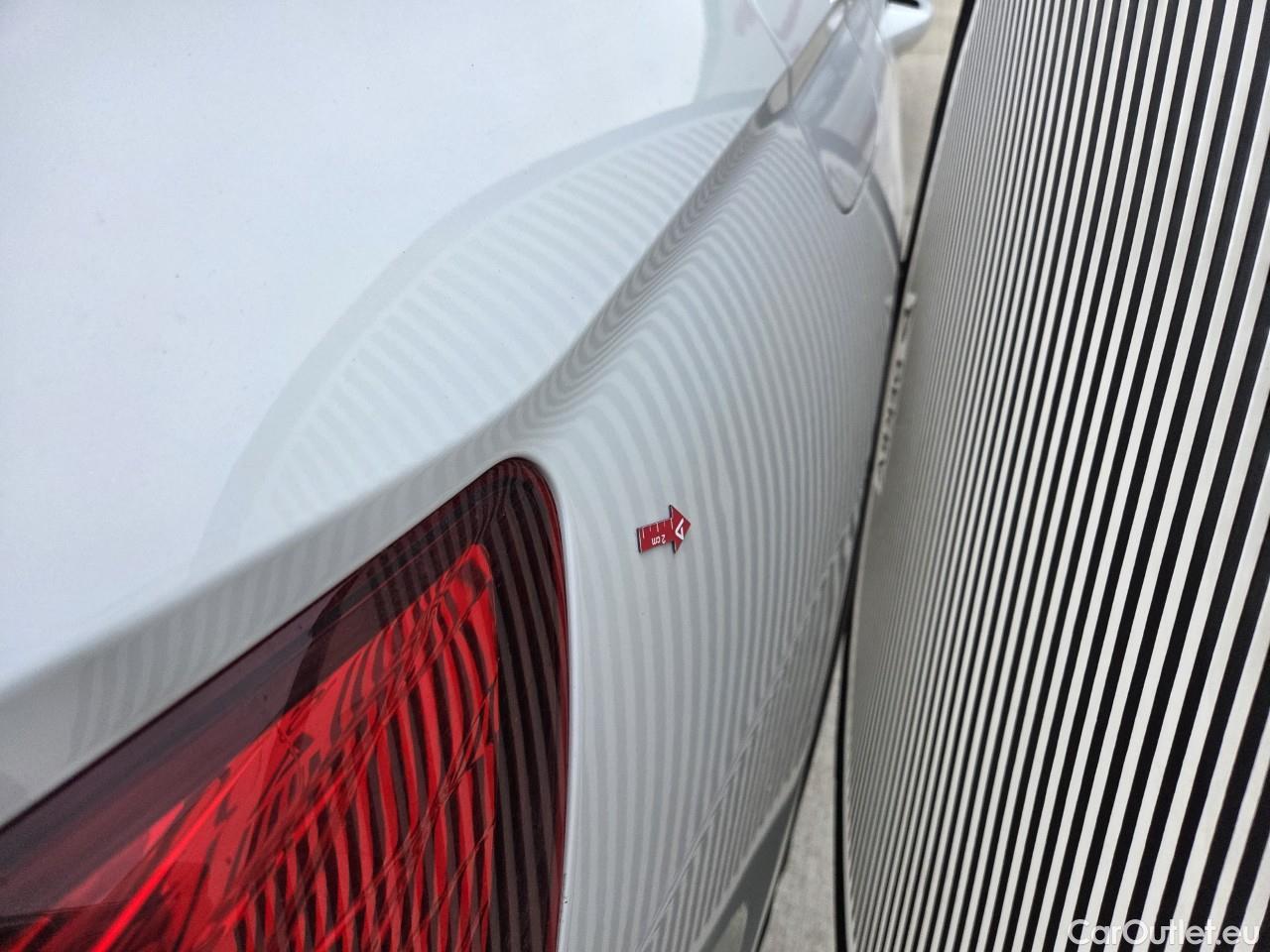  Skoda  Octavia 2.0 TDI 200CP Scout Combi DSG 4x4 #32