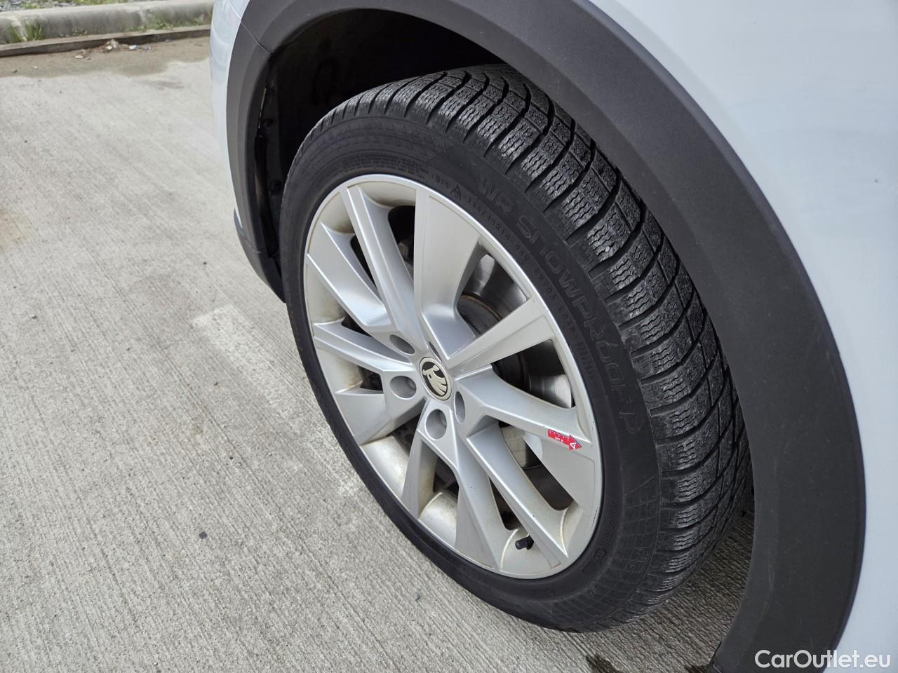  Skoda  Octavia 2.0 TDI 200CP Scout Combi DSG 4x4 #7