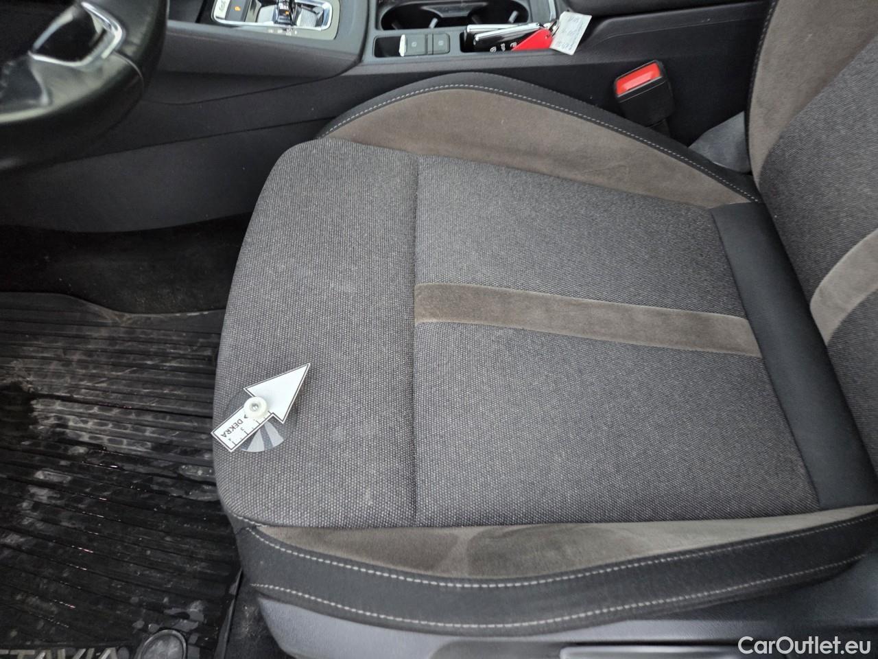  Skoda  Octavia 2.0 TDI 200CP Scout Combi DSG 4x4 #48