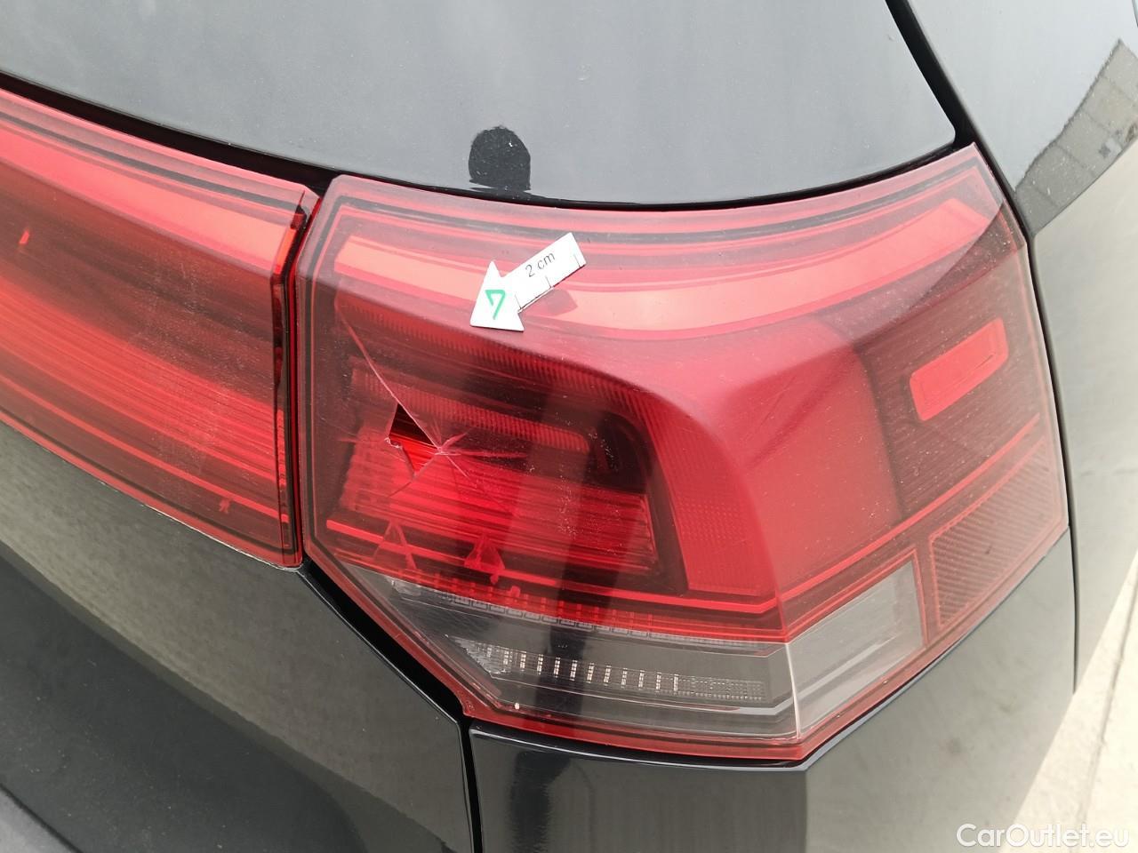  Volkswagen  Golf  Life 1.0 TSI #24