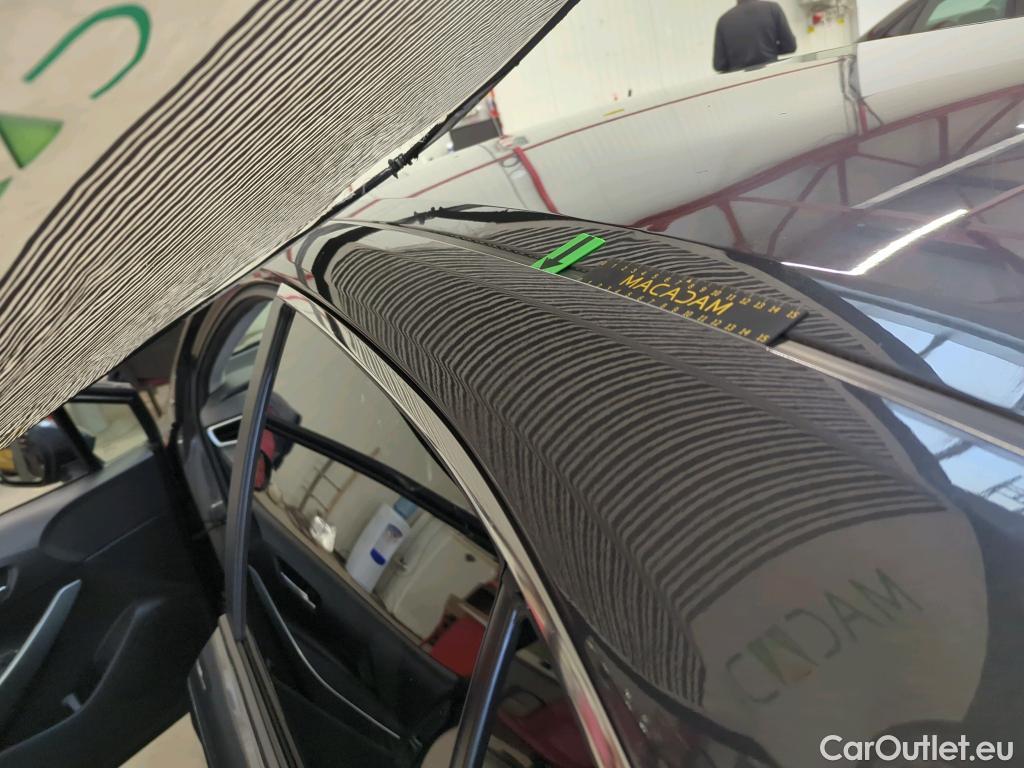  Toyota  Corolla 1.8 Hybrid Dynamic HSD E-CVT #32